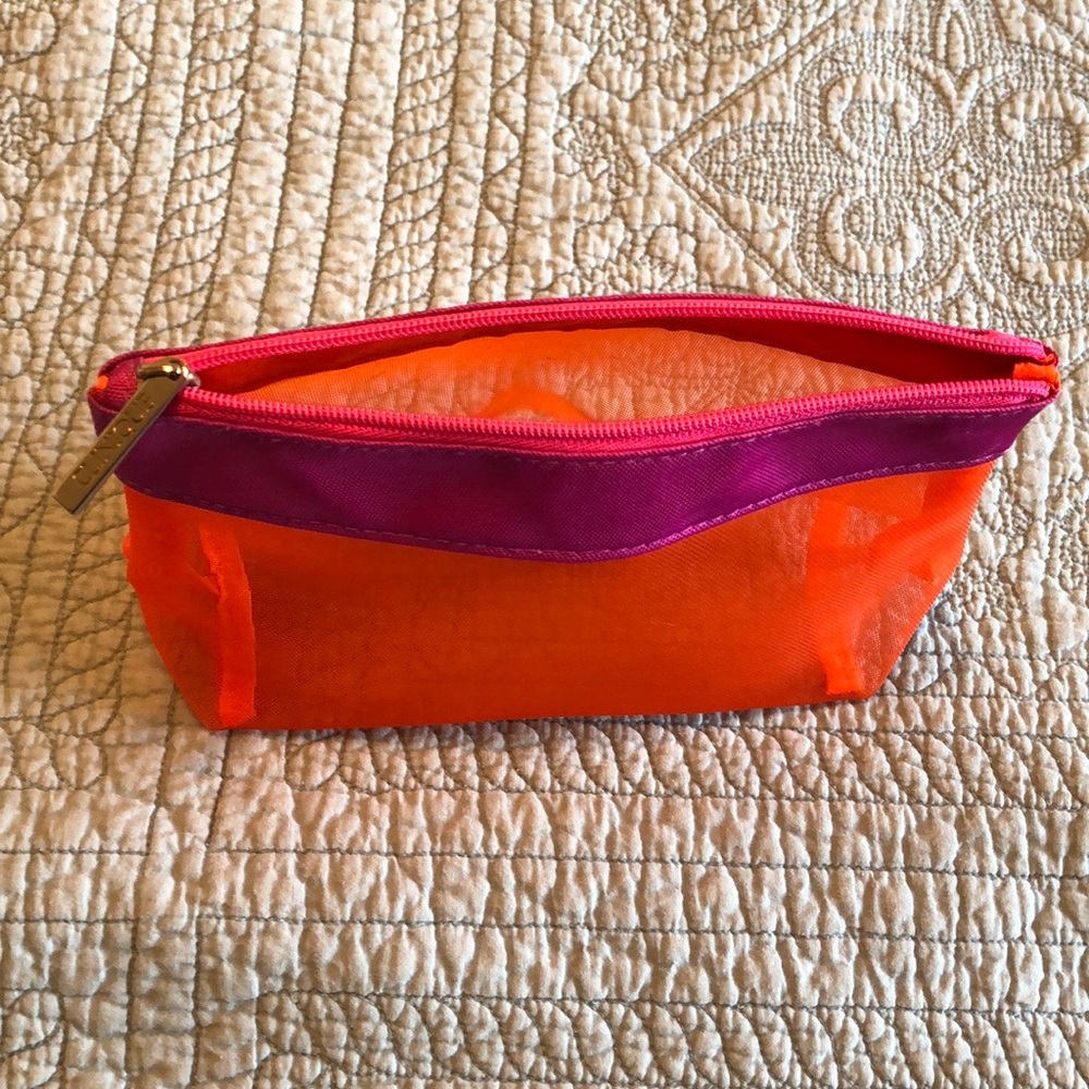 Clinique Pink and Orange mesh zip make up bag 🍓